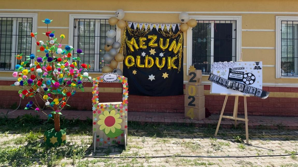 TÜRKAN KUBİLAY ÖĞRENCİLERİ MEZUN OLDU 